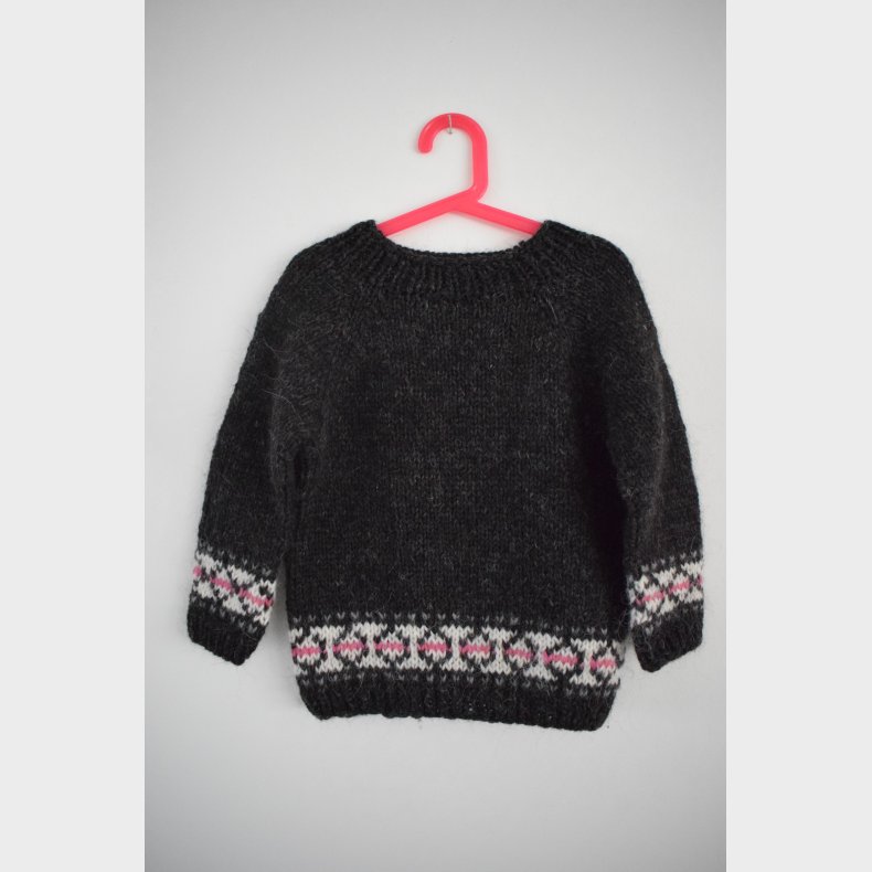 Mor Thorny Utrolig Islandsk børnesweater i dobbelt pladegarn, størrelse 6 år - Færdigstrik -  Saga Strik